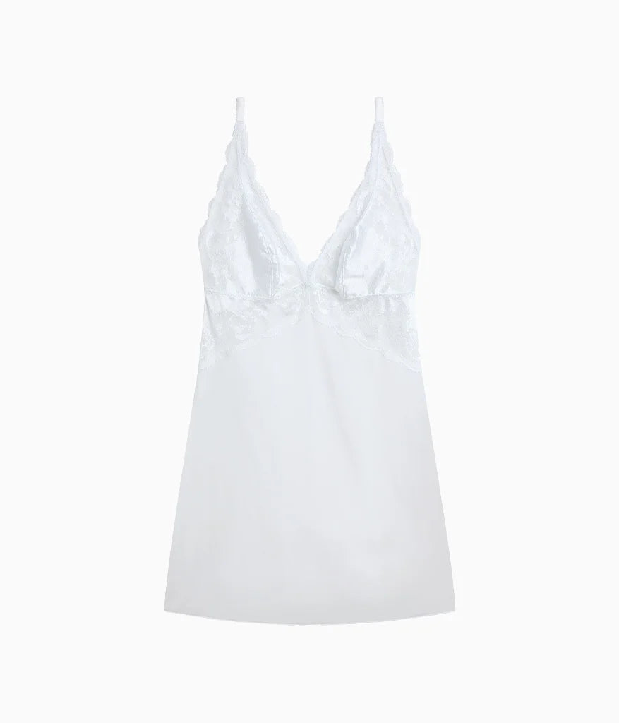 Modern Affair Chemise: White