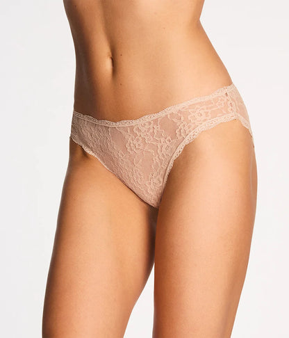 Effortlessly Lace Hi-Leg: Au Natural